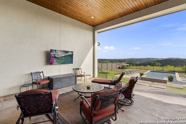 Image 44 of 59 For 75 Mariposa Parkway E