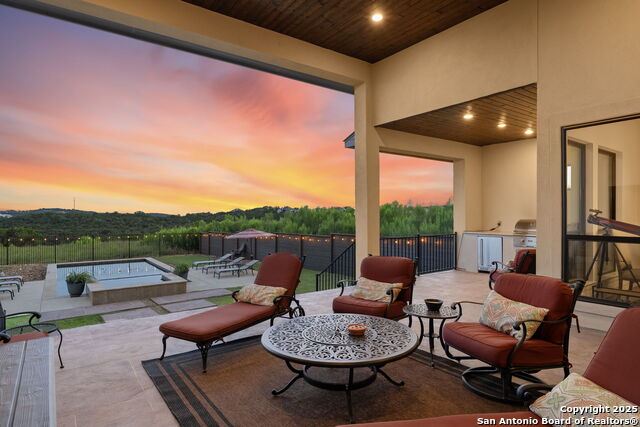 Image 49 of 59 For 75 Mariposa Parkway E