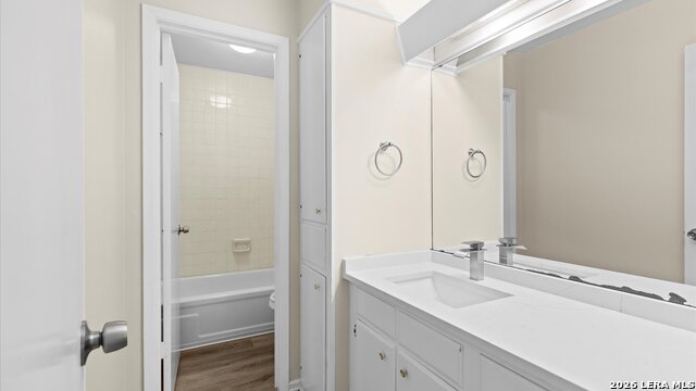 Image 25 of 29 For 8702 Village  1300