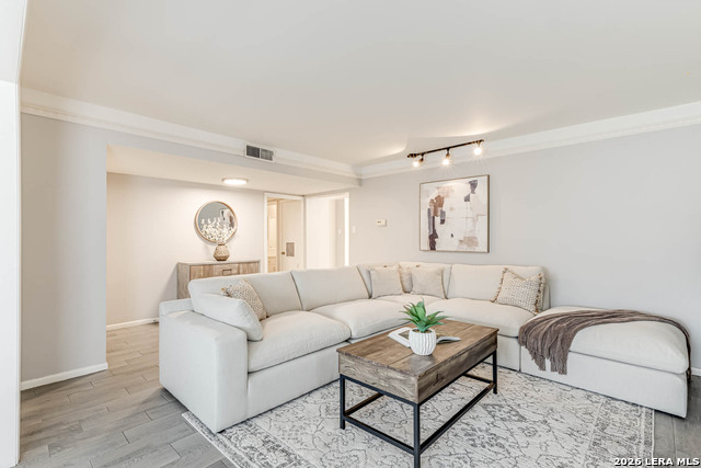 Image 6 of 38 For 502 Tammy  