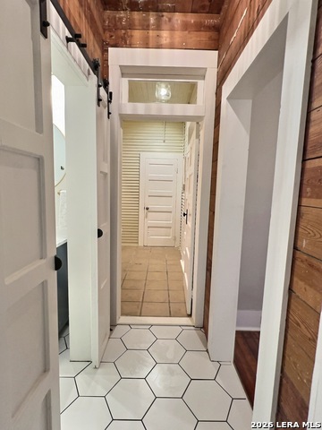 Image 19 of 32 For 404 Walnut W