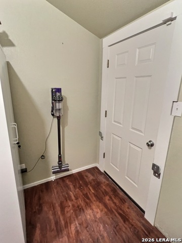 Image 23 of 32 For 404 Walnut W