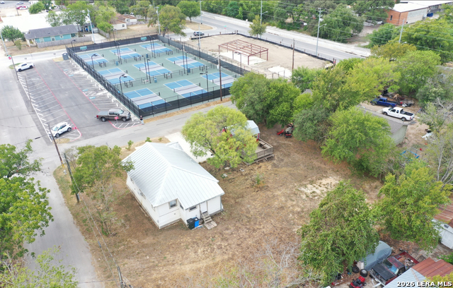 Image 25 of 32 For 404 Walnut W