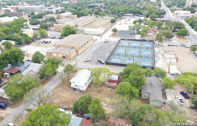 Image 27 of 32 For 404 Walnut W