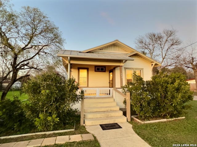 Image 28 of 32 For 404 Walnut W