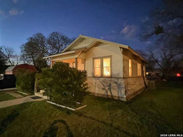 Image 30 of 32 For 404 Walnut W