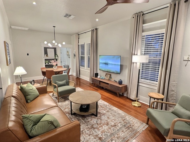 Image 6 of 32 For 404 Walnut W