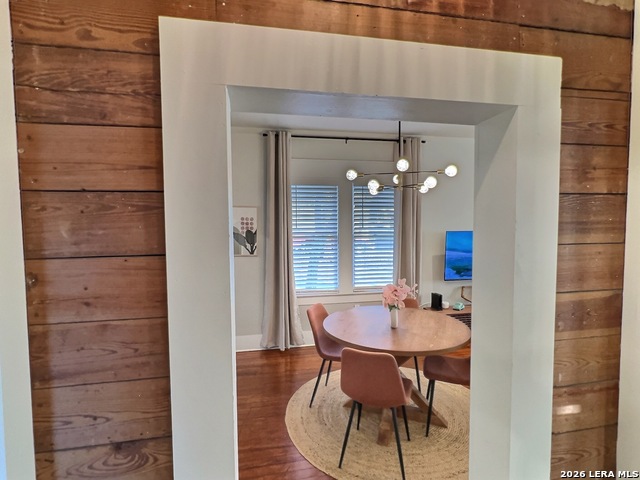 Image 9 of 32 For 404 Walnut W