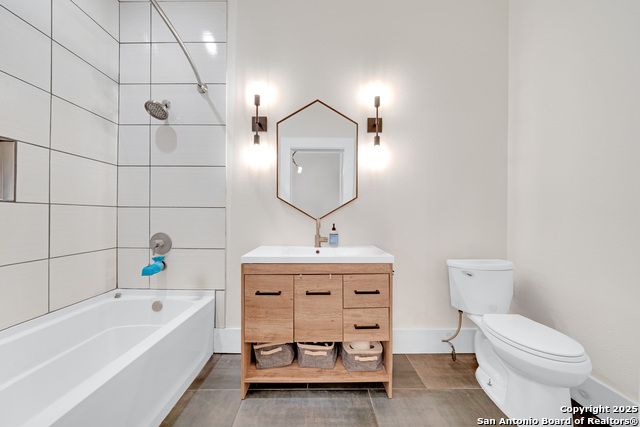 Image 17 of 38 For 138 Dunning Ave