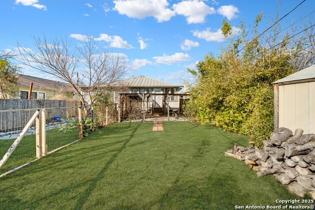 Image 29 of 38 For 138 Dunning Ave