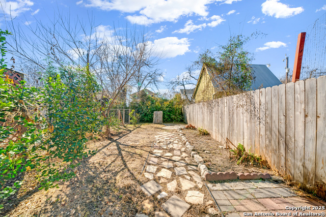 Image 32 of 38 For 138 Dunning Ave