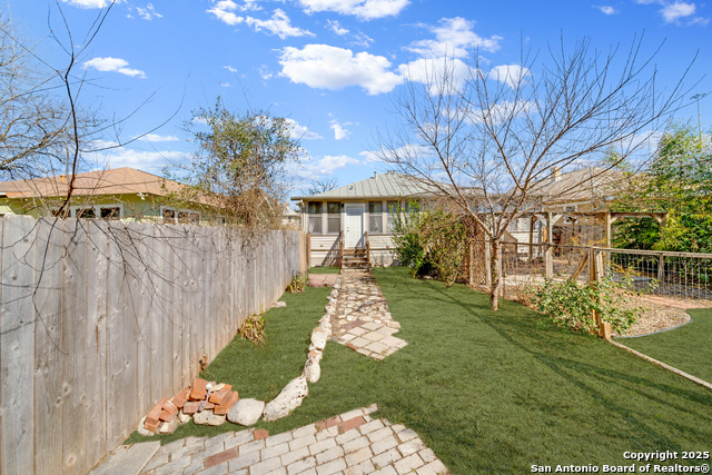 Image 35 of 38 For 138 Dunning Ave