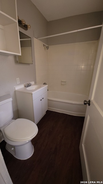 Image 21 of 23 For 218 Claremont