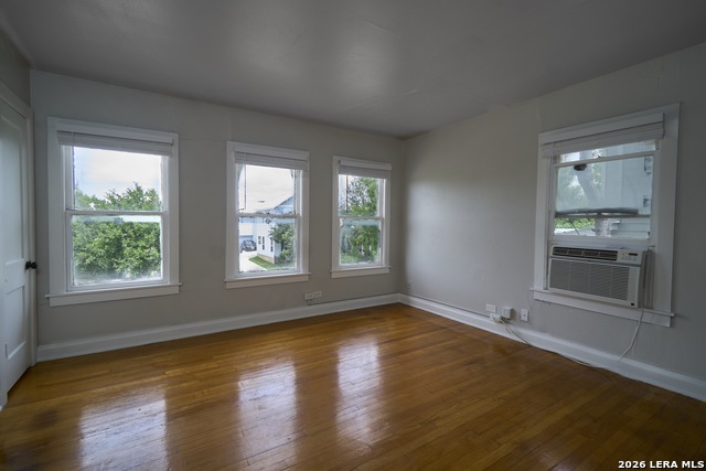 Image 8 of 23 For 218 Claremont