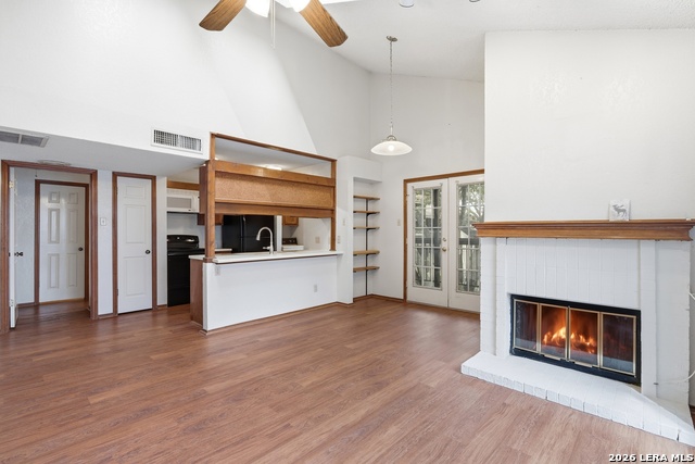 Image 10 of 34 For 8633 Datapoint Dr  270