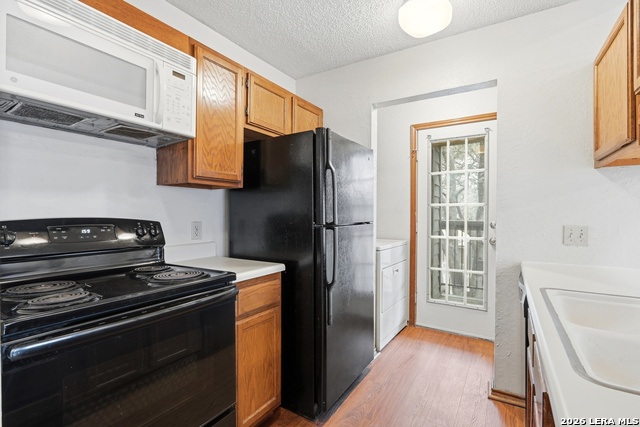 Image 15 of 34 For 8633 Datapoint Dr  270