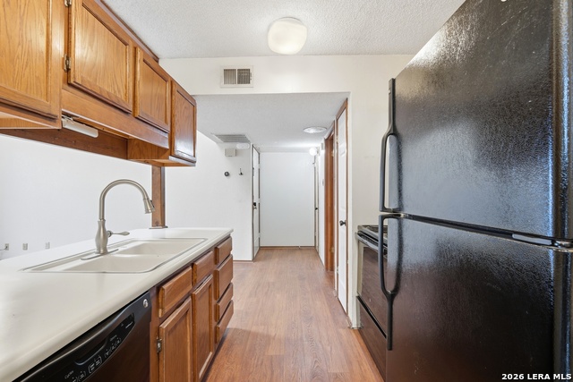 Image 17 of 34 For 8633 Datapoint Dr  270