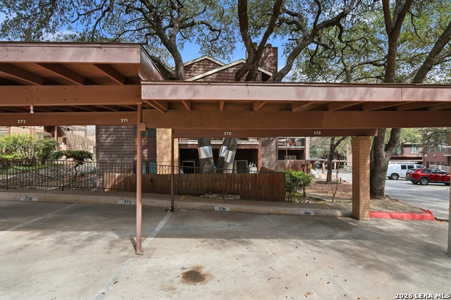 Image 24 of 34 For 8633 Datapoint Dr  270