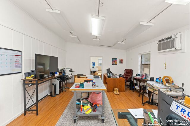 Image 31 of 55 For 4514 Billy Sames Dr