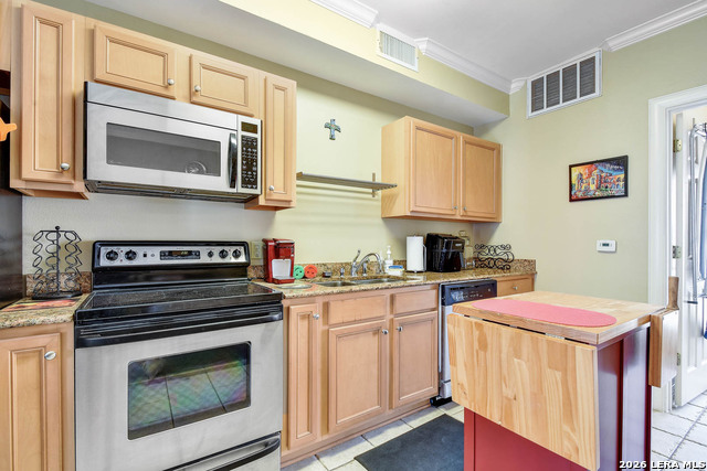 Image 8 of 13 For 221 Lexington Ave  317