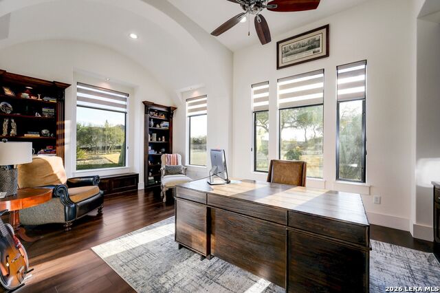 Listing photo id 49 for 23510 Avila Ridge