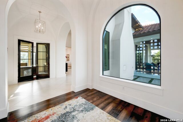 Listing photo id 7 for 23510 Avila Ridge