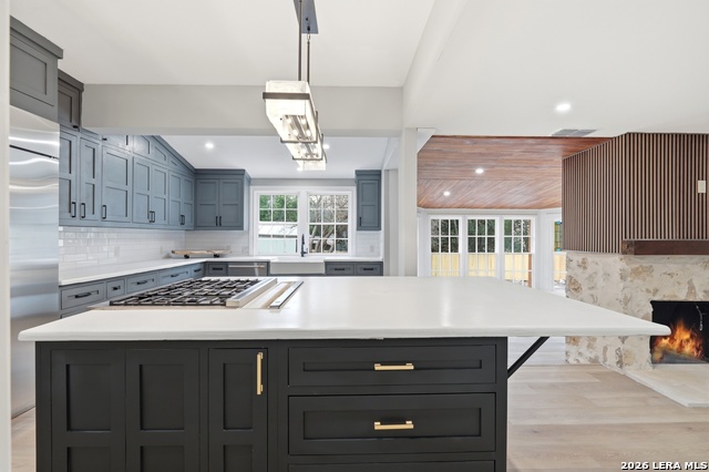 Image 17 of 51 For 227 Sunset Rd E