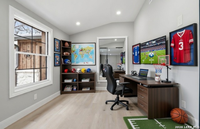 Image 23 of 51 For 227 Sunset Rd E