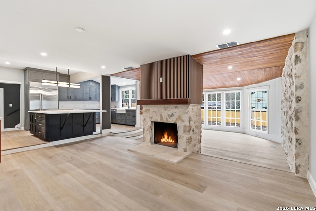 Image 8 of 51 For 227 Sunset Rd E