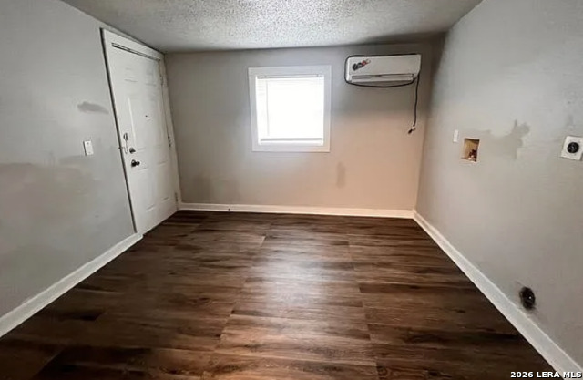 Image 3 of 7 For 443 34th Sw