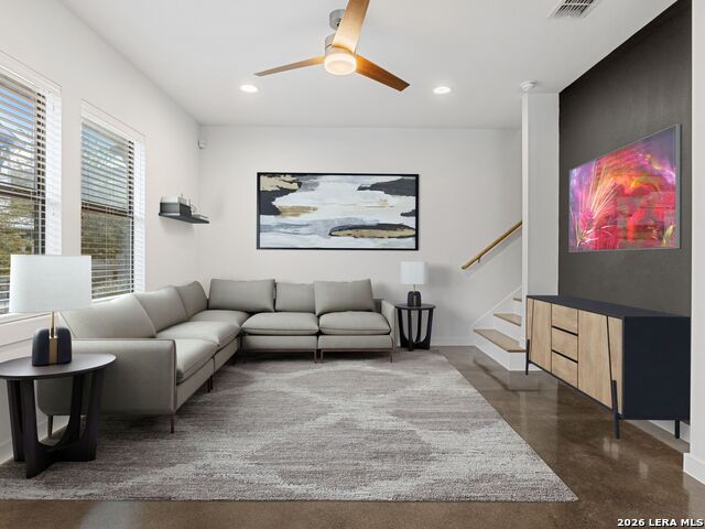 Image 11 of 42 For 1114 Olive St N