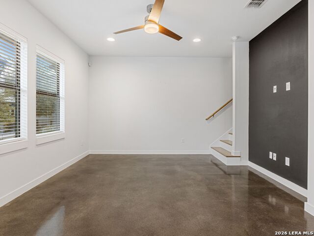 Image 12 of 42 For 1114 Olive St N