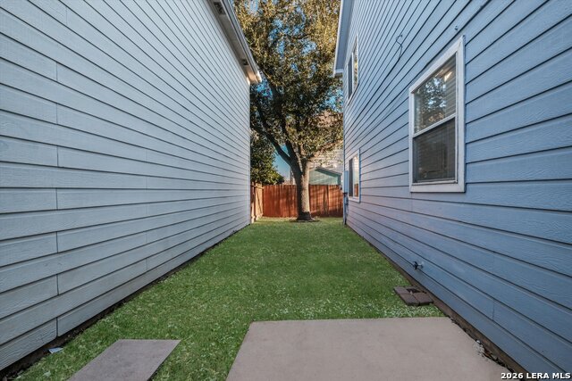 Image 24 of 27 For 7714 Crown Ledge