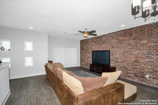 Image 28 of 35 For 302 Tendick  1103