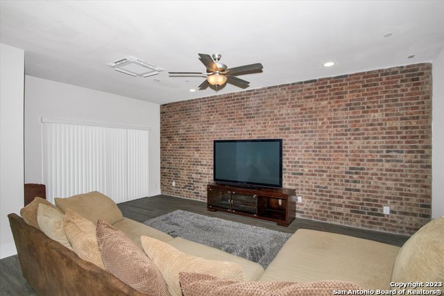 Image 29 of 35 For 302 Tendick  1103