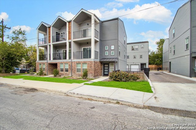 Image 3 of 35 For 302 Tendick  1103