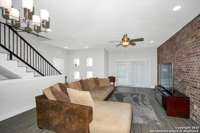 Image 30 of 35 For 302 Tendick  1103