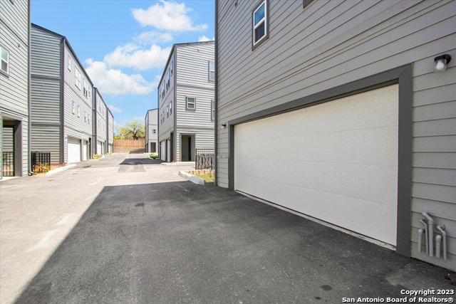 Image 34 of 35 For 302 Tendick  1103