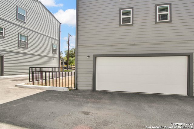 Image 35 of 35 For 302 Tendick  1103