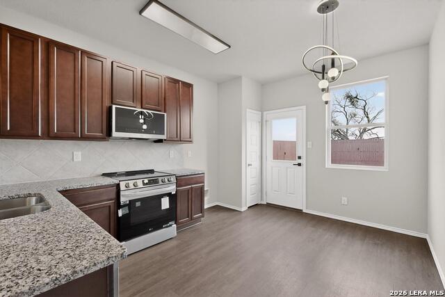 Image 13 of 41 For 10422 Green Lake