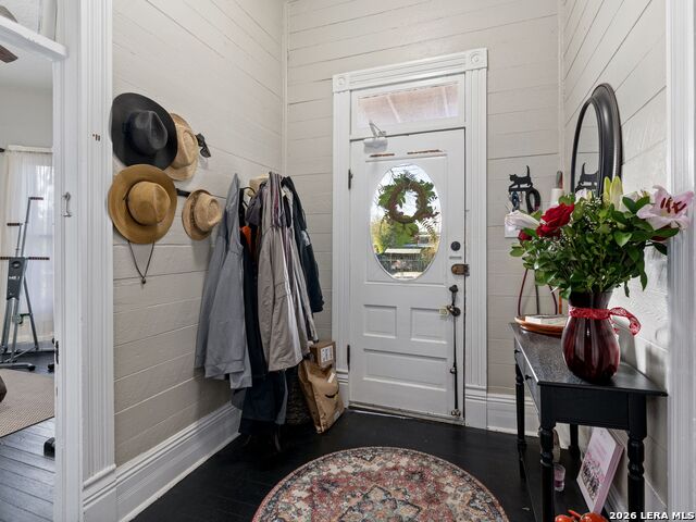 Image 4 of 25 For 412 Dallas Street