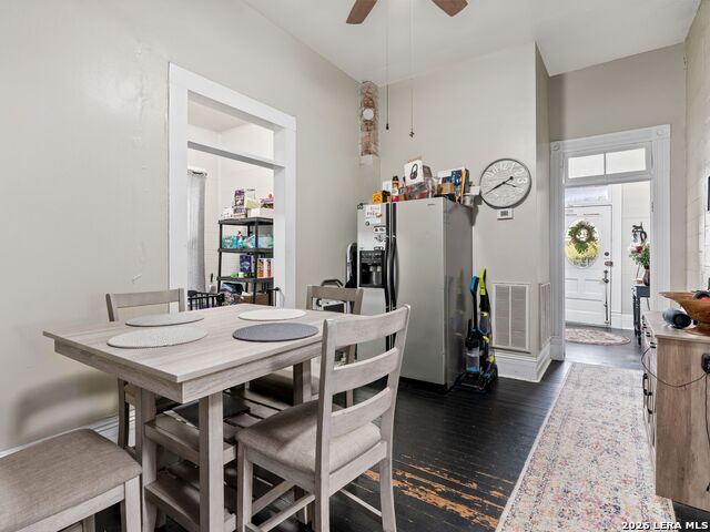 Image 8 of 25 For 412 Dallas Street