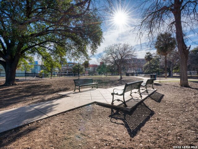 Image 18 of 25 For 412 Dallas Street