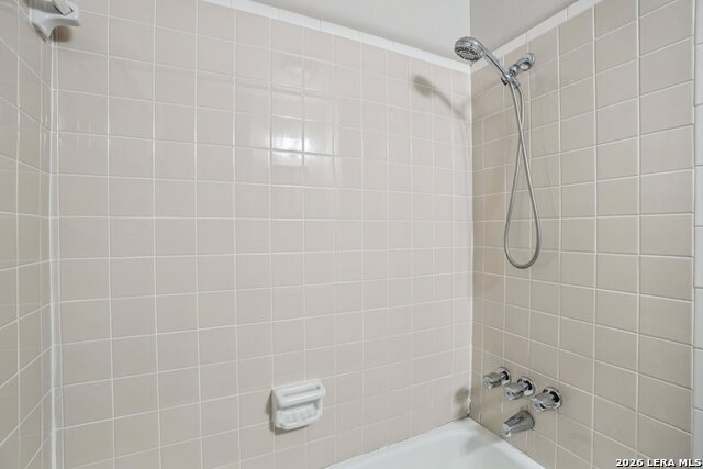 Image 23 of 37 For 318 Balboa Drive