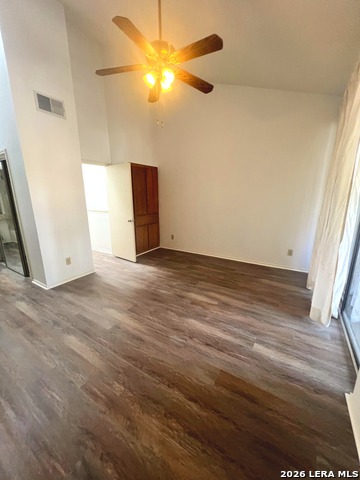 Image 10 of 11 For 11815 Vance Jackson  3107