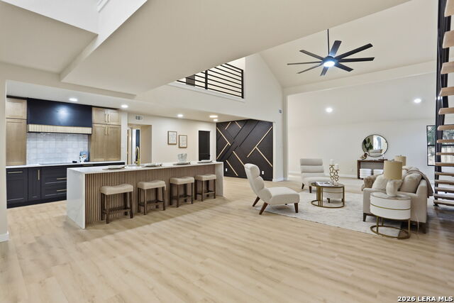 Image 11 of 49 For 13707 Bluffmont