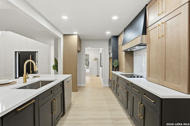 Image 12 of 49 For 13707 Bluffmont