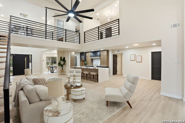 Image 19 of 49 For 13707 Bluffmont