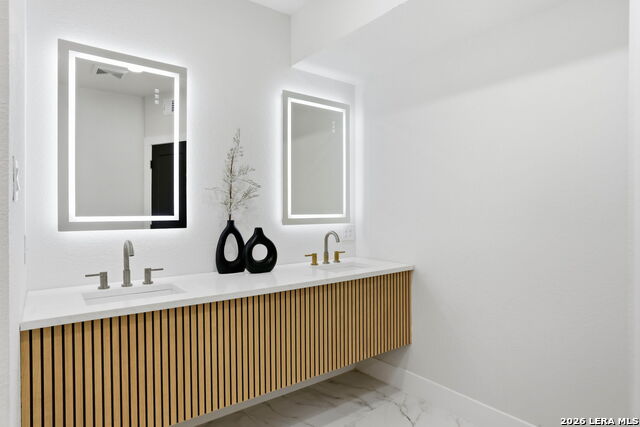 Image 25 of 49 For 13707 Bluffmont