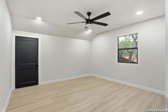 Image 29 of 49 For 13707 Bluffmont